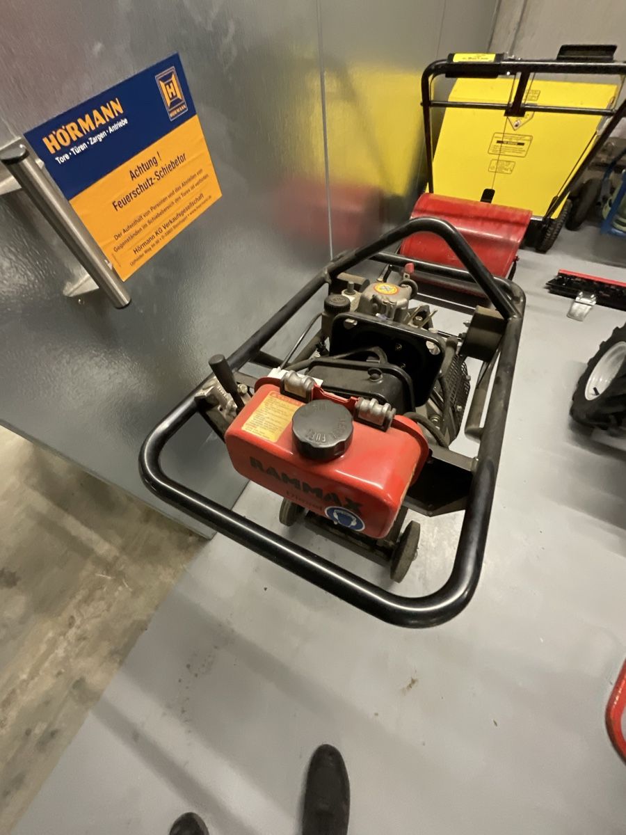 Rammax Alle Maschinen: Grabenstammpfer Ramax DS-68 – Defekt aus Suhr von mvrv 1