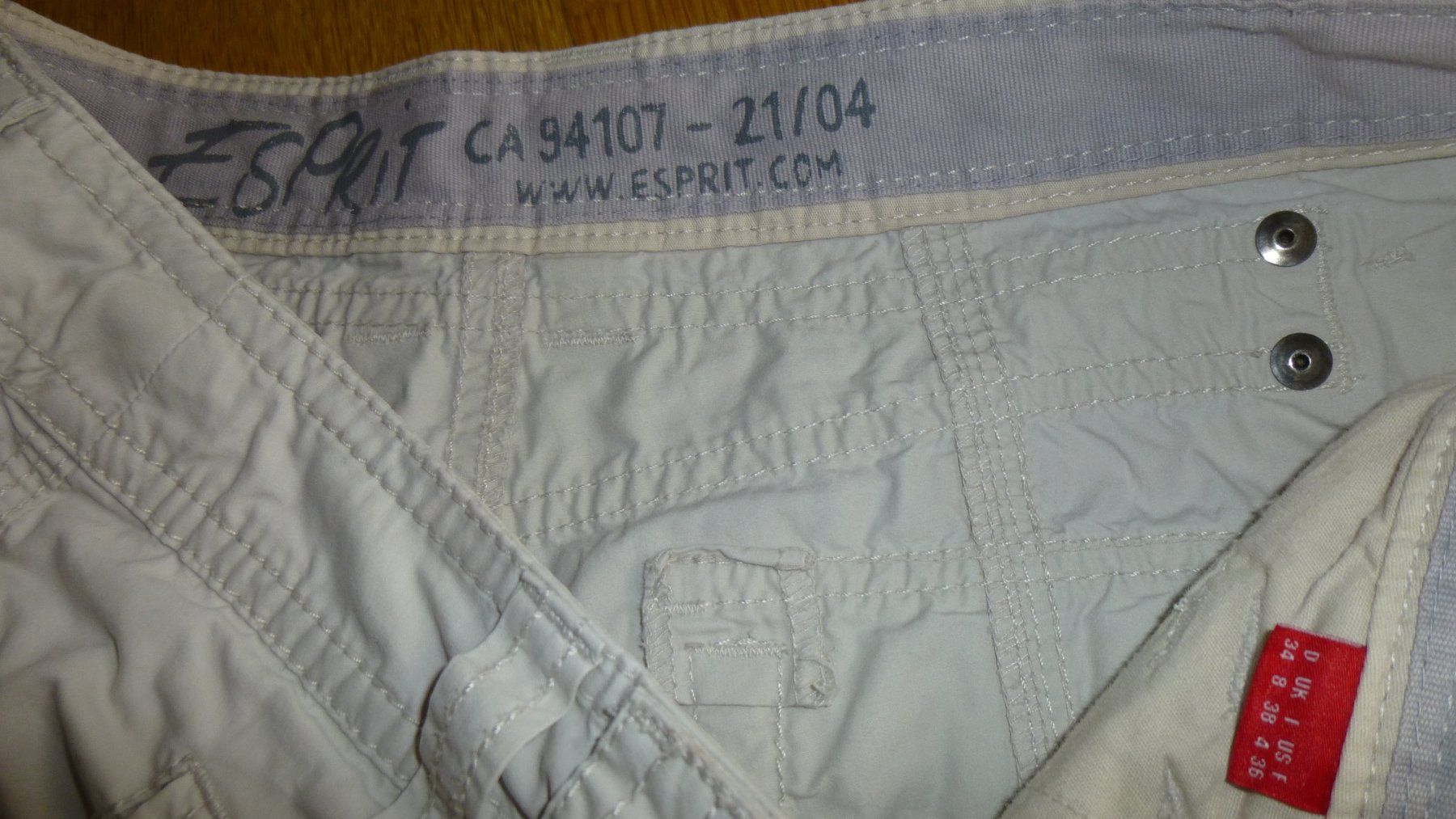 Esprit Pantaloni: Bermuda-Shorts Damen, Esprit, beige, Grösse 34 – Usato da Triengen venduto da misterpicknicker 3