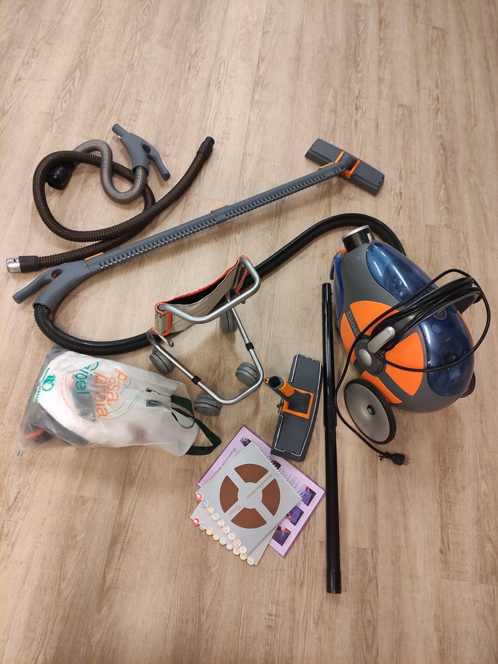 Aspirapolveri & Accessori: Professioneller Staubsauger – Usato da Cham venduto da cgroove 2