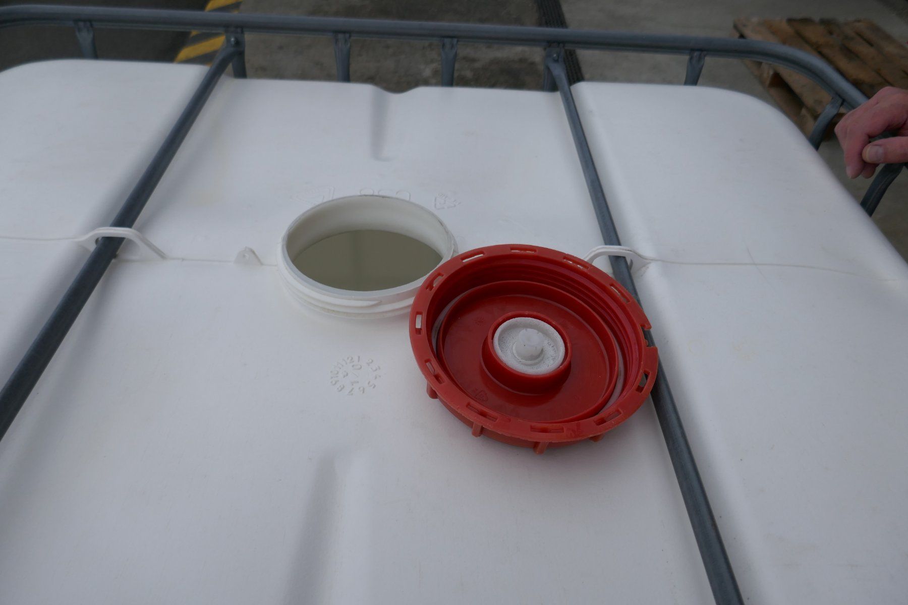 Abbeveratoi e trogoli: IBC-Tank, Wassertank, 1000 Liter – Usato da Port venduto da uzuku 8