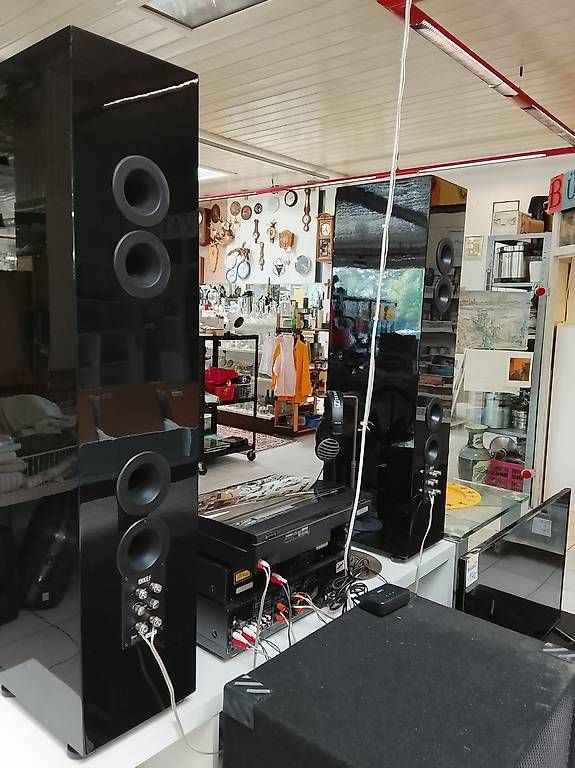Kef Casse acustiche: KEF R900 Standboxen, Schwarz – Usato da Neuhausen am Rheinfall venduto da galleria13 3
