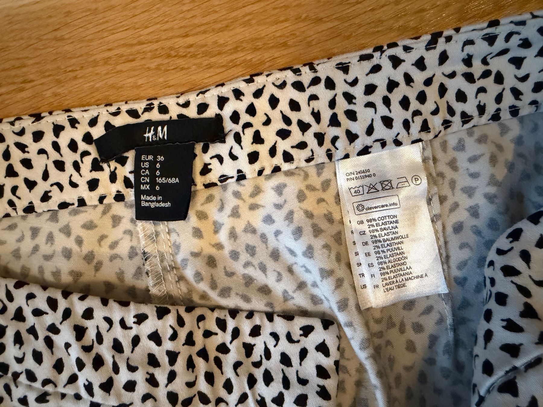 H&M Pantaloni: H&M Stoff Shorts, Grösse 36 – Usato da Zürich venduto da cfh_cg22 2