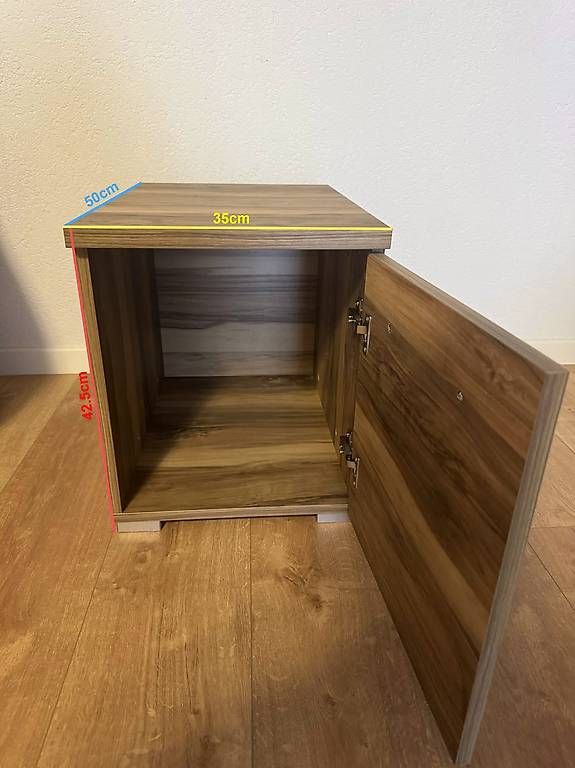 Armoires: Wohnzimmer-Beistellschrank – D'occasion à Aarburg par Injac