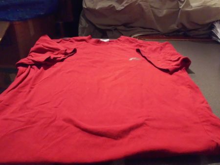 T-Shirt ca. Grösse M, F2, rot, hinten Au