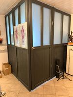 Cloison de séparation intérieur avec verre fumé.
