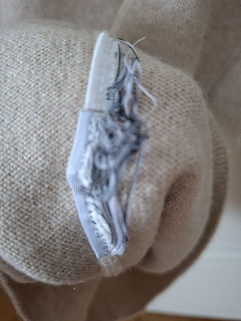 Maglioni & Felpe: Pull ERIC BOMPARD  cachemire taille S  – Usato da Renens VD venduto da ser_j2fn 6