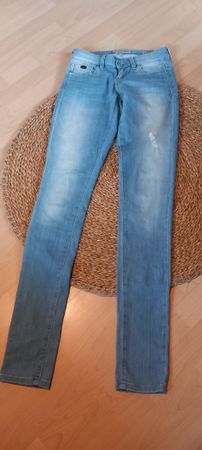 Tolle Guess Jeans