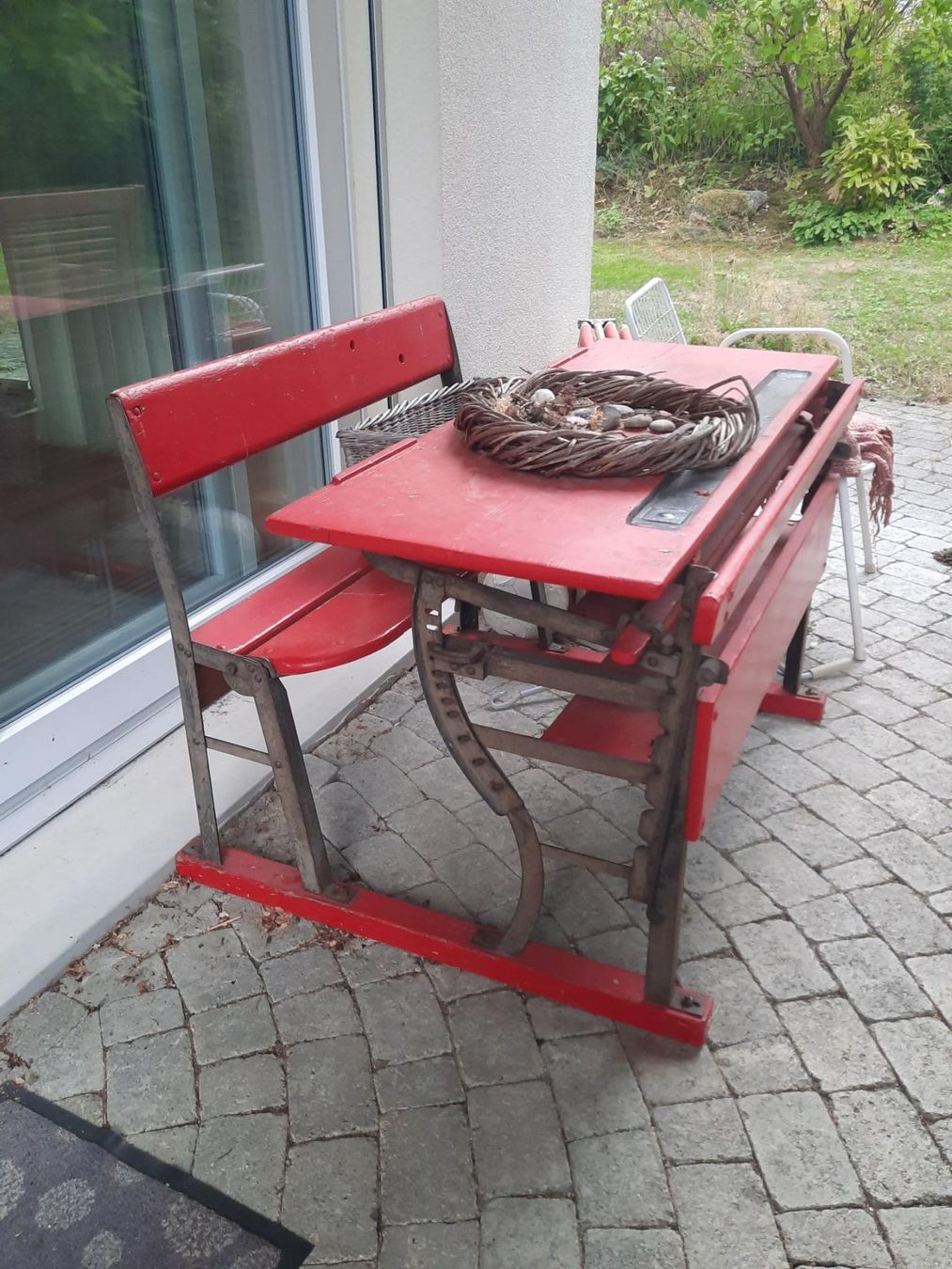 Schreibtische: Alte rote Schulbank – Gebraucht aus Frauenfeld von tigerente1 1