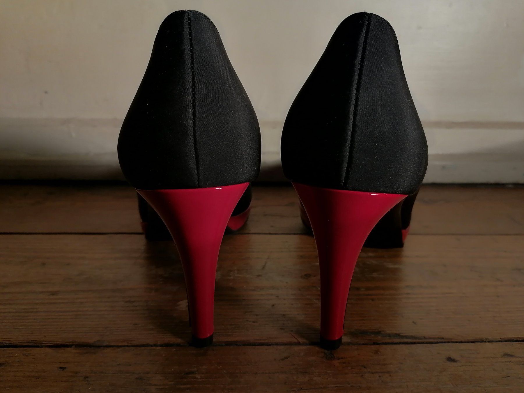 Kaiser Scarpe da donna: Peter Kaiser, black/red, Pumps, Grösse 6 1/2 – Usato da Basel venduto da Melodrom 2