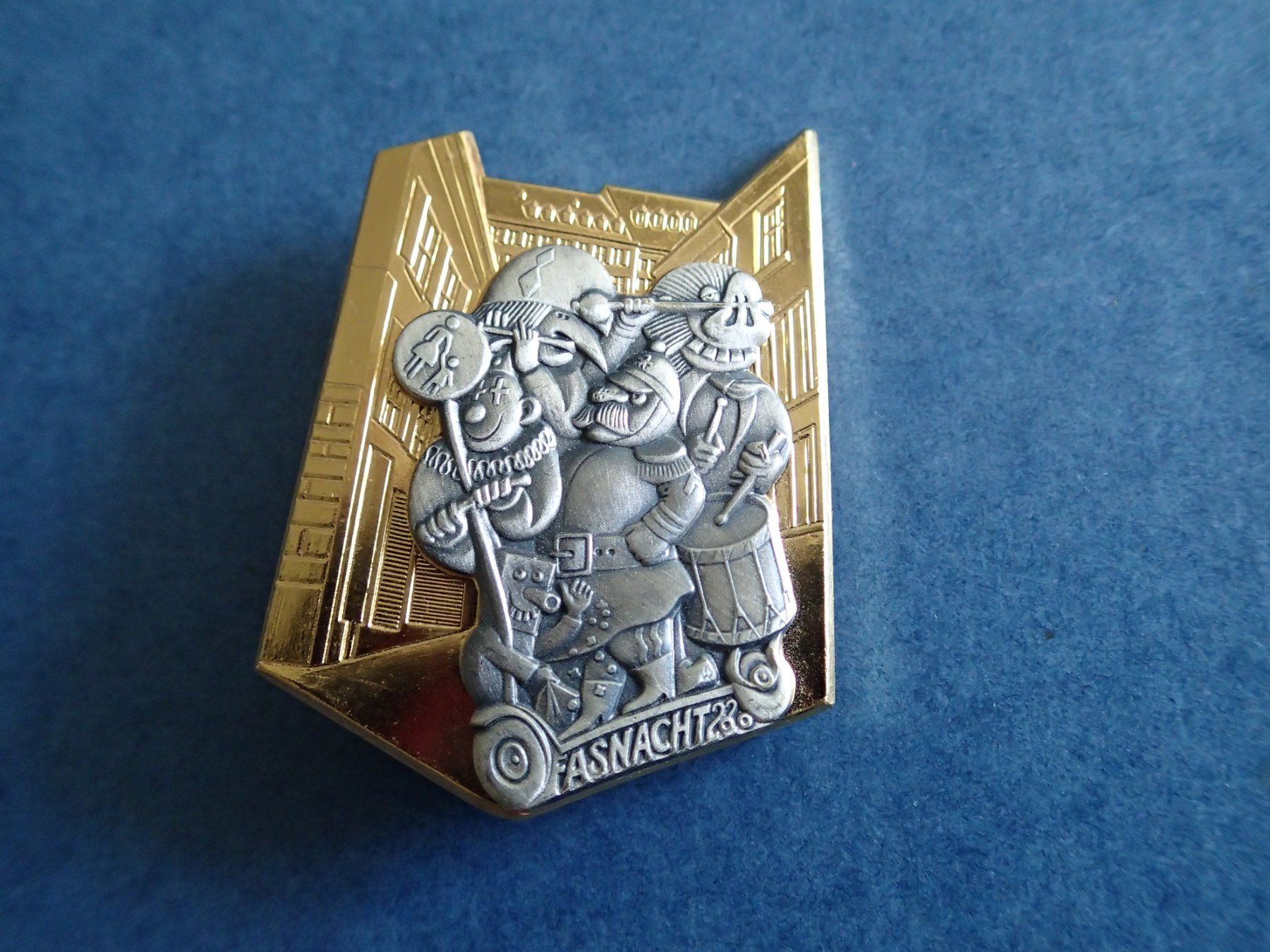 Basler Placchette & Badge: Blaggedde GOLD  2020 – Usato da Allschwil venduto da Salus17