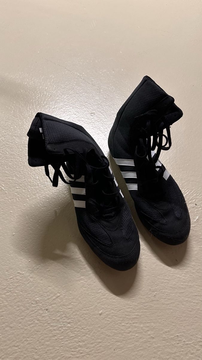 Adidas Scarpe da uomo: Adidas Boxschuhe Schwarz Weiss Grösse 40.5 – Nuovo (secondo la descrizione) da Flaach venduto da sel_62zs 1