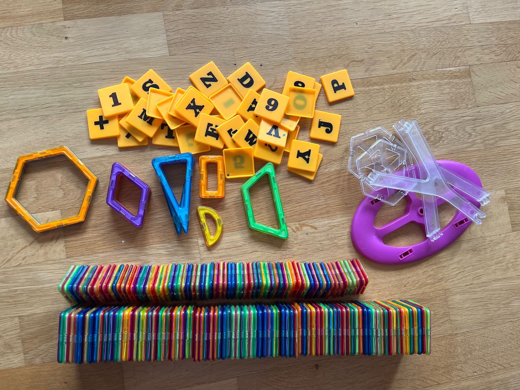 Giocattoli: Magnetisches Konstruktionsspielzeug plus Extra Sets – Usato da Baden venduto da eklym