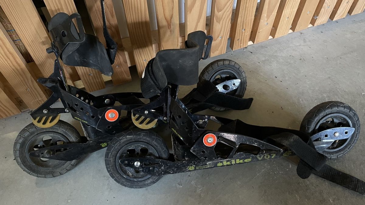 Sci: Skike V07 Plus + bâtons Leki + 2 roues neuves – Usato da Vuarrens venduto da Pipaps 4