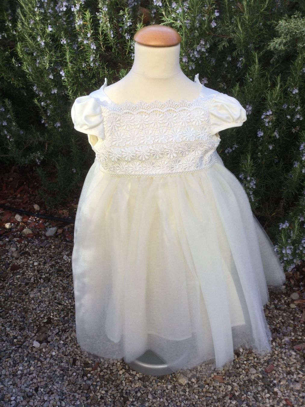 Vestiti & Gonne: Robe blanche & écru dentelles/perles – Nuovo e nell'imballaggio originale da Agiez venduto da chouchanelle