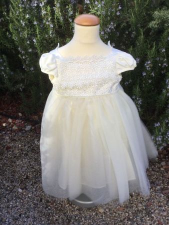 Robe blanche & écru dentelles/perles