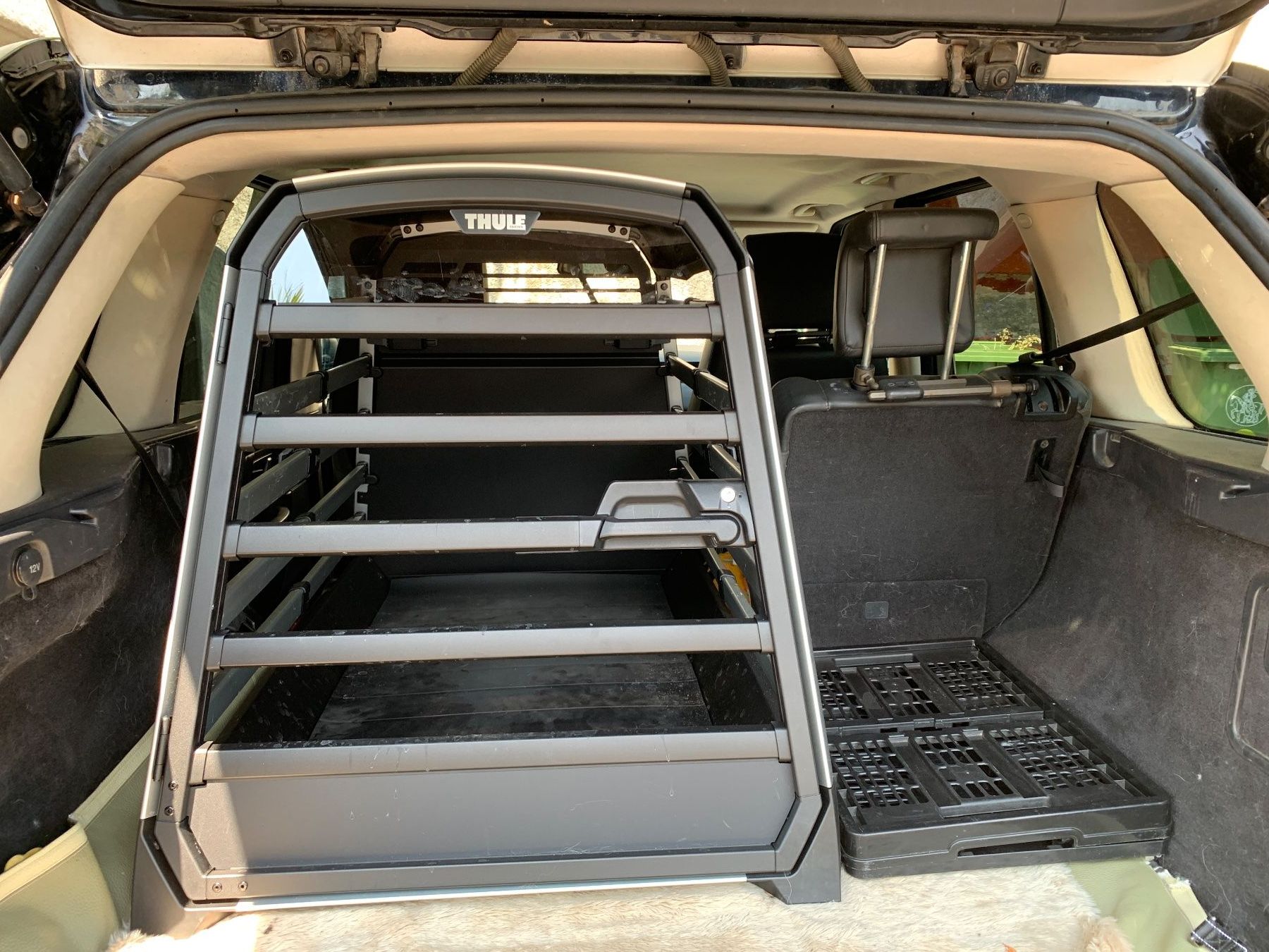 Gabbie, trasporto & Sicurezza: Box per cani / Hundebox Thule Allax XXL – Nuovo (secondo la descrizione) da Ronco sopra Ascona venduto da Falco008 3
