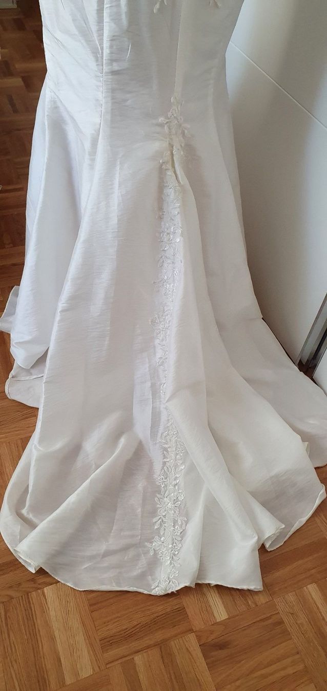 Vestiti: Robe de mariée crème – Usato da Prilly venduto da RoDyRe 4