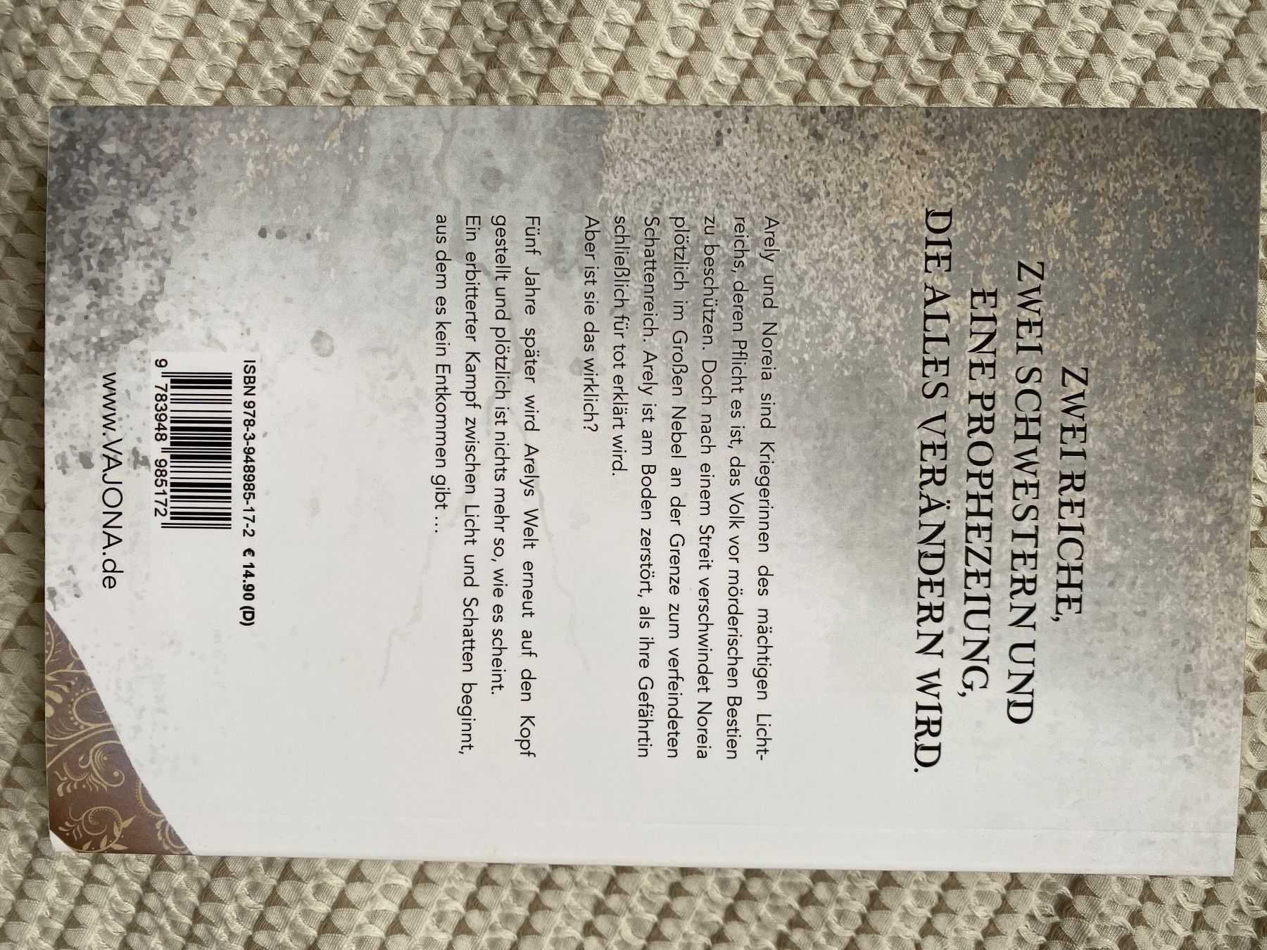 Bücher: Divided, Vajona Verlag, signiert – Neu (gemäss Beschreibung) aus Sevelen von gig_py92 2