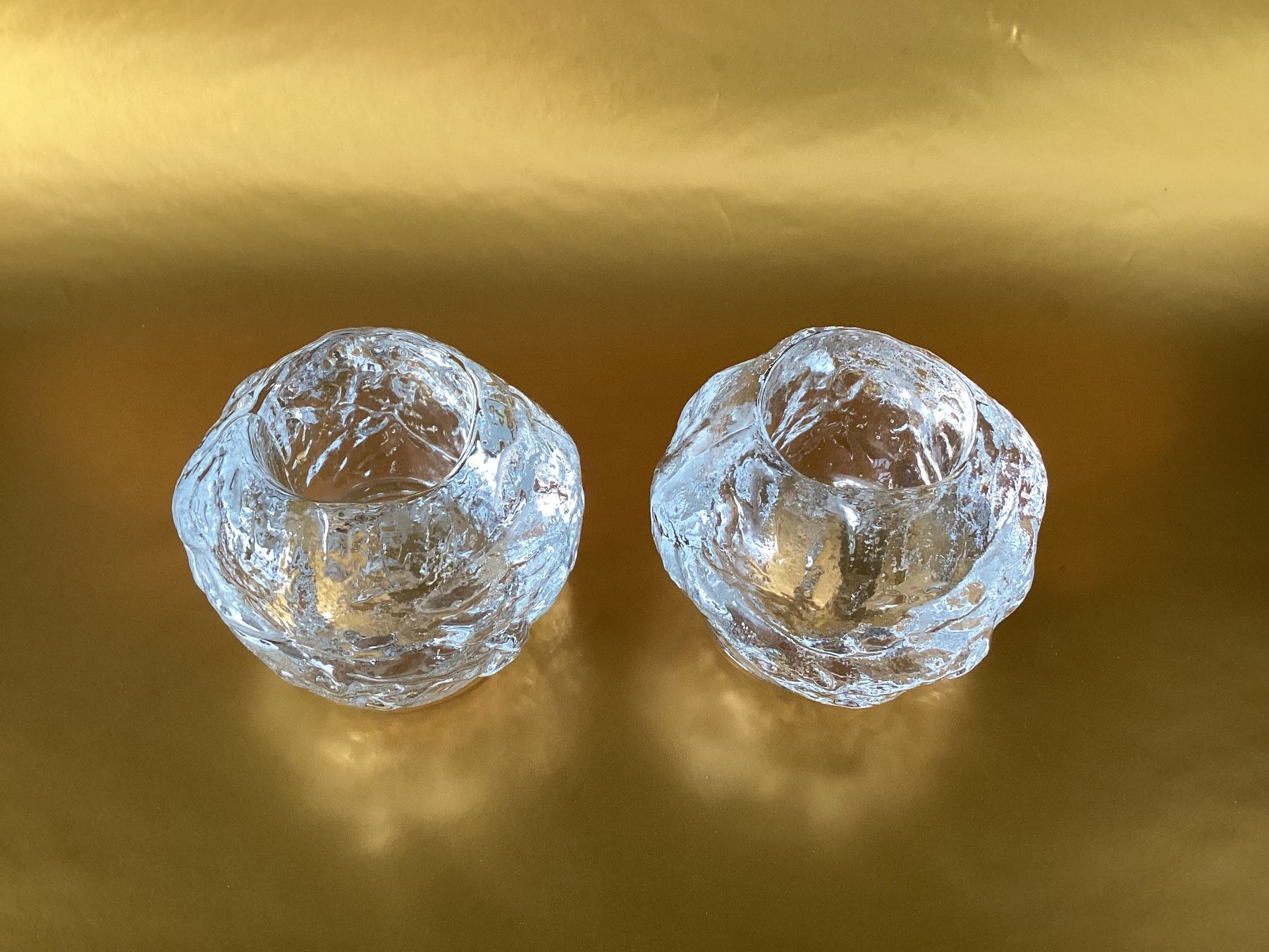Kosta Boda Kerzenständer: Kosta Boda /  2 Teelichter /  Snowball – Gebraucht aus Beinwil am See von kae_gh7c
