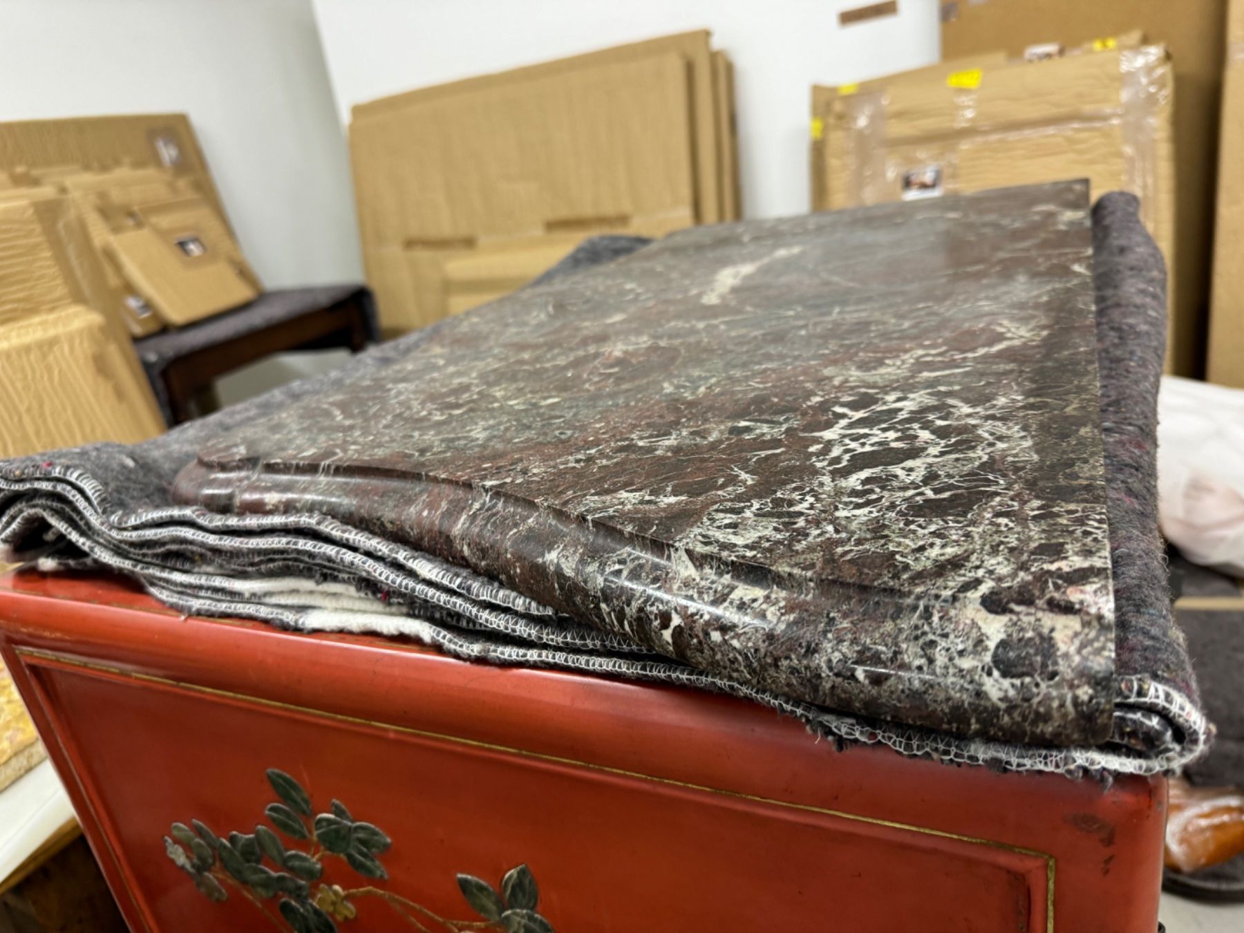 Tavoli: Table Ronde et Demi-coup en Marbre Noir Empire – Usato da Gsteig b. Gstaad venduto da Auctionly 5