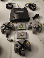 Nintendo 64 Konsole mit 3 Controller und 2 Games!