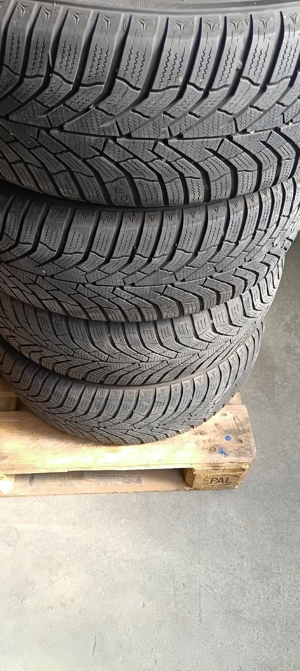 Pneumatici & Ruote complete: 4 Stk. Winterreifen 15" – Usato da Wolhusen venduto da mech321
