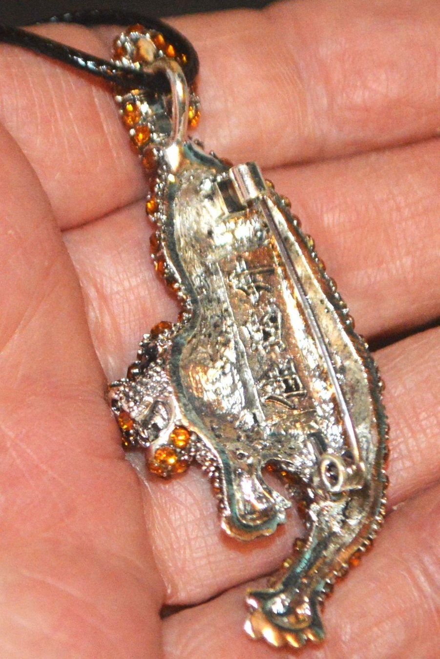 Broschen & Nadeln: Brosche oder Halskette K-1424F – Tiger - Emaille & Strass Go – Neu und originalverpackt aus Goldiwil (Thun) von han_v5b7 5