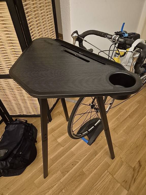 Hometrainer: Tacx Rollentrainer inkl. Laptop / Tablet Tisch – Usato da Wädenswil venduto da YannicG 4