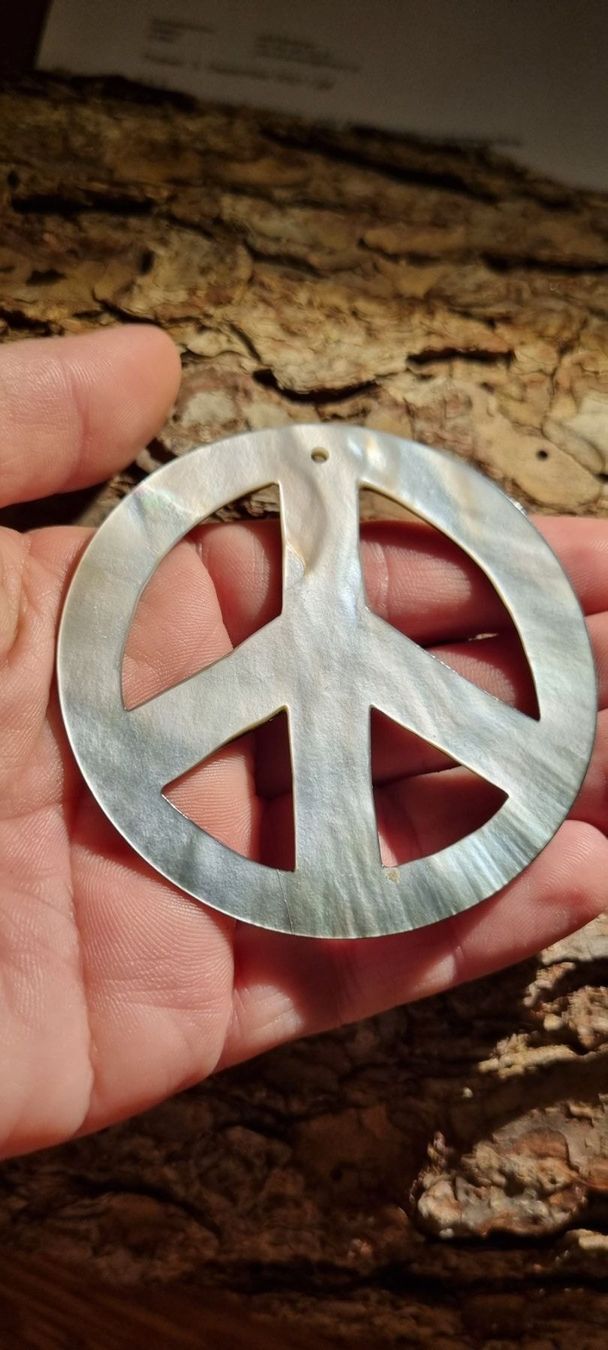 Ciondoli: Grosses "PEACE" Amulett, aus Perlmutt – Nuovo e nell'imballaggio originale da Gattikon venduto da myartshop 3