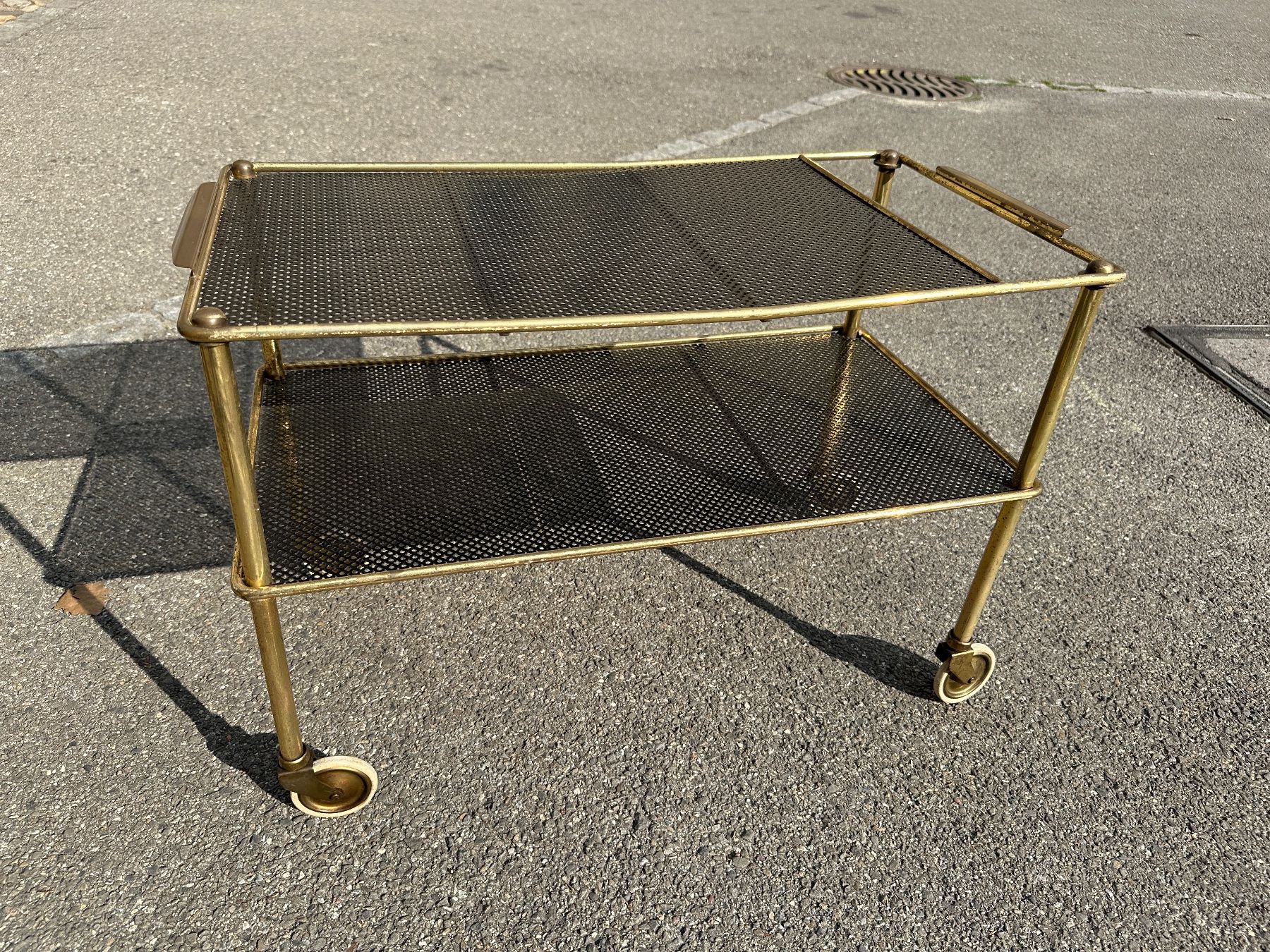 Carrelli di servizio: Vintage Servierwagen Barwagen Messing Lochblech – Usato da Zürich venduto da atlantis77 7