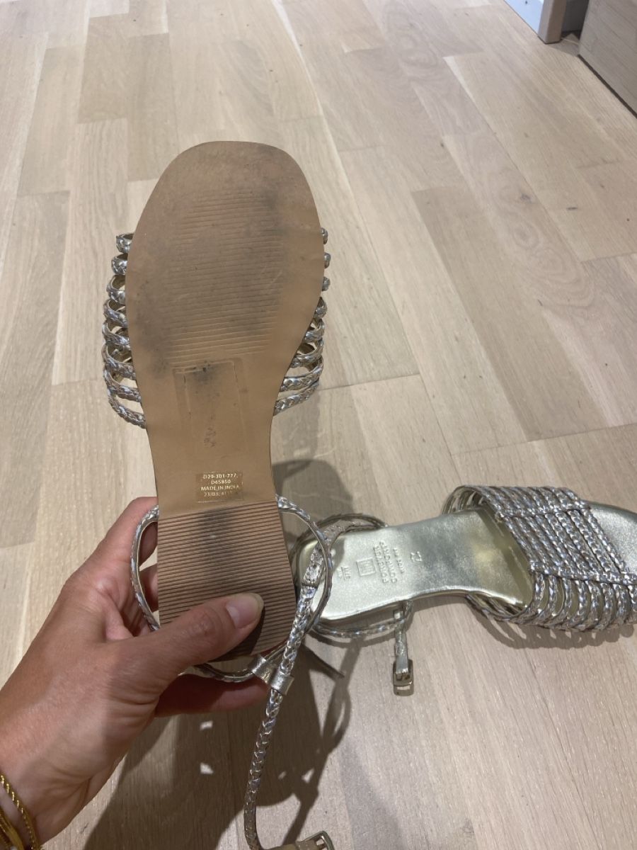 Damenschuhe: Sandalen gold  – Gebraucht aus Zürich von mar_v57y 2