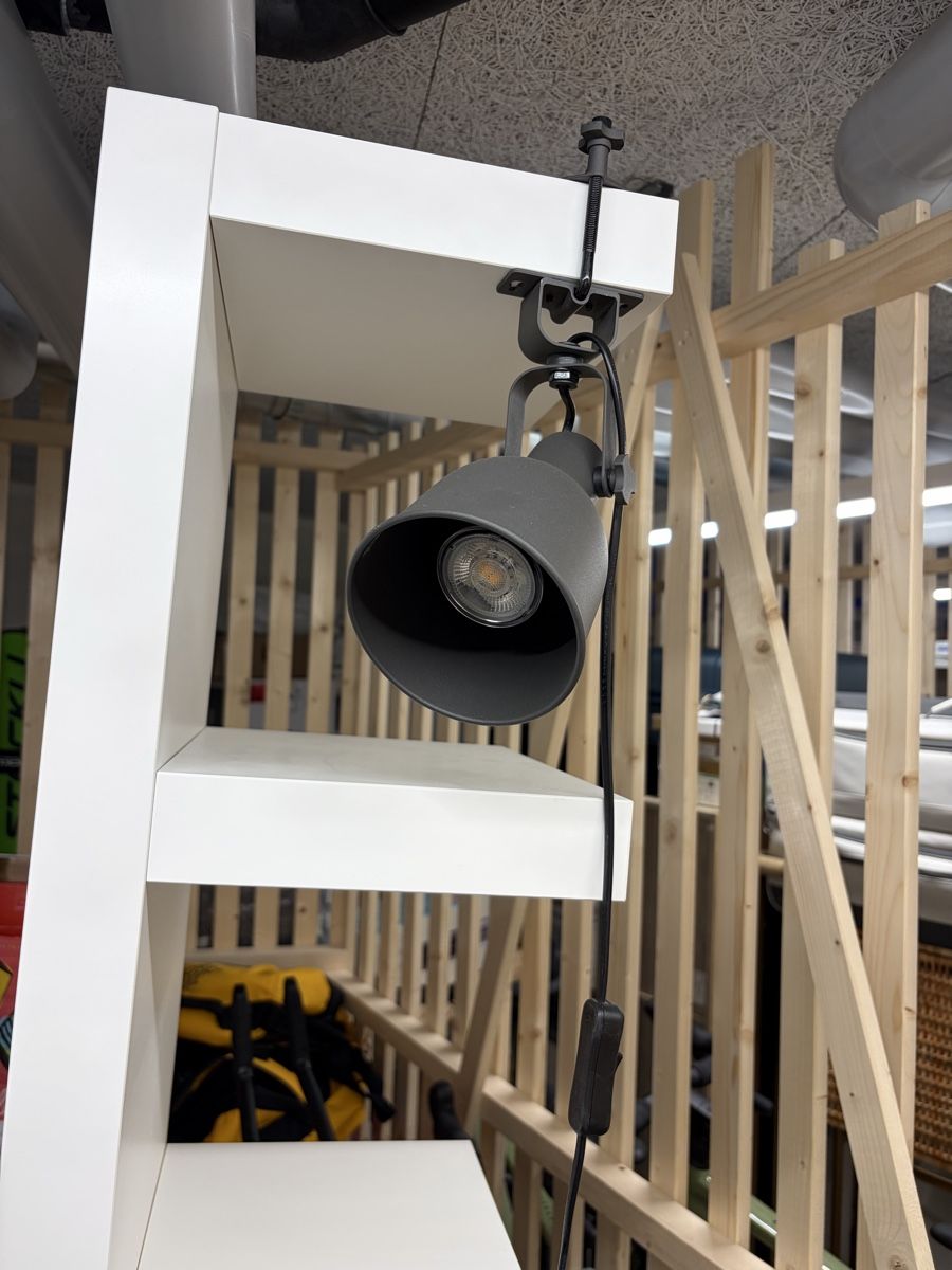 Ikea Lampade: Ikea Klemmleuchte / Lampe  – Usato da Uster venduto da TheSaleInator 1