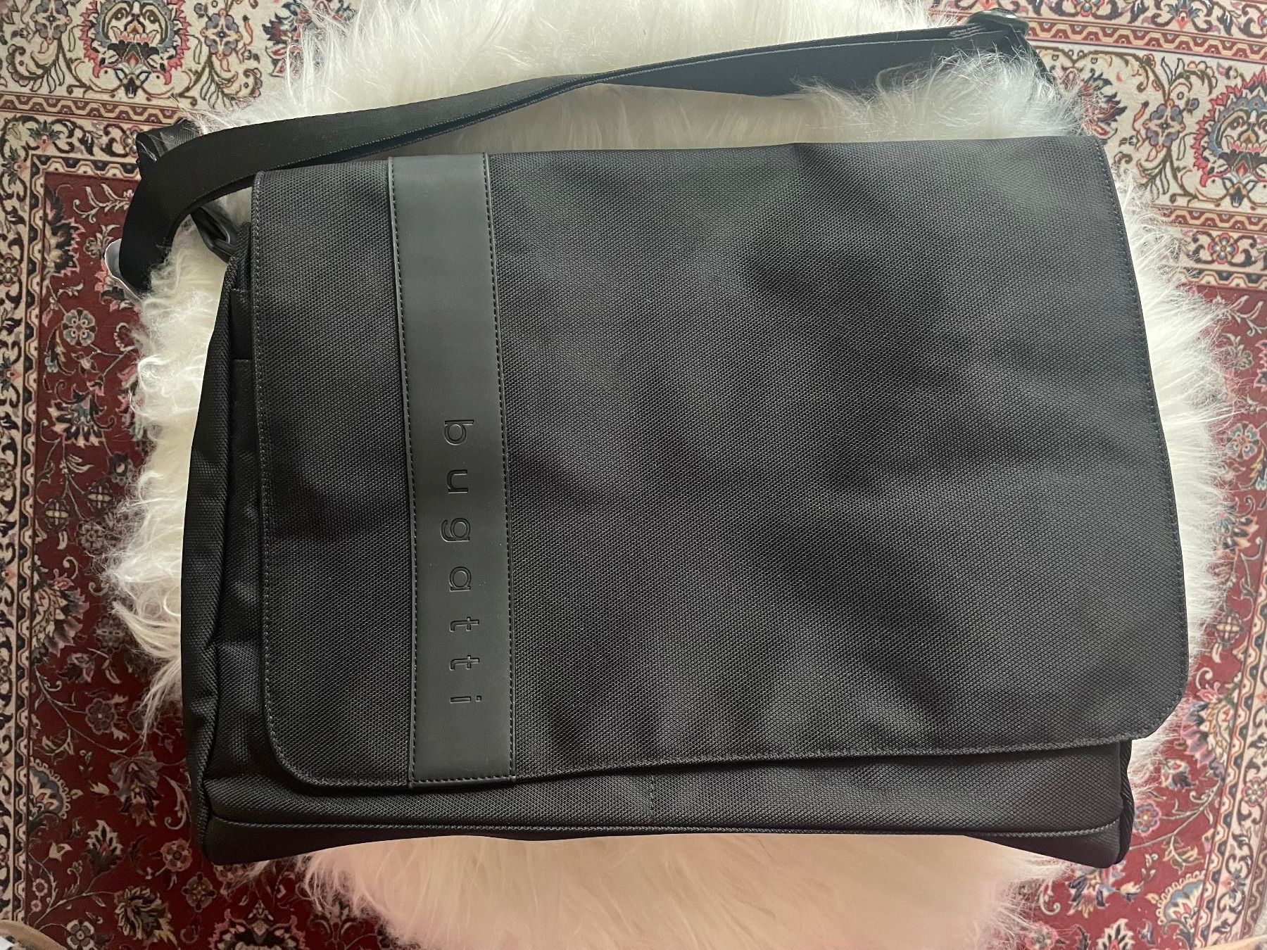 Bugatti Borse: Bugatti Laptop Tasche 14' Neu – Nuovo (secondo la descrizione) da Zürich venduto da NewYork15