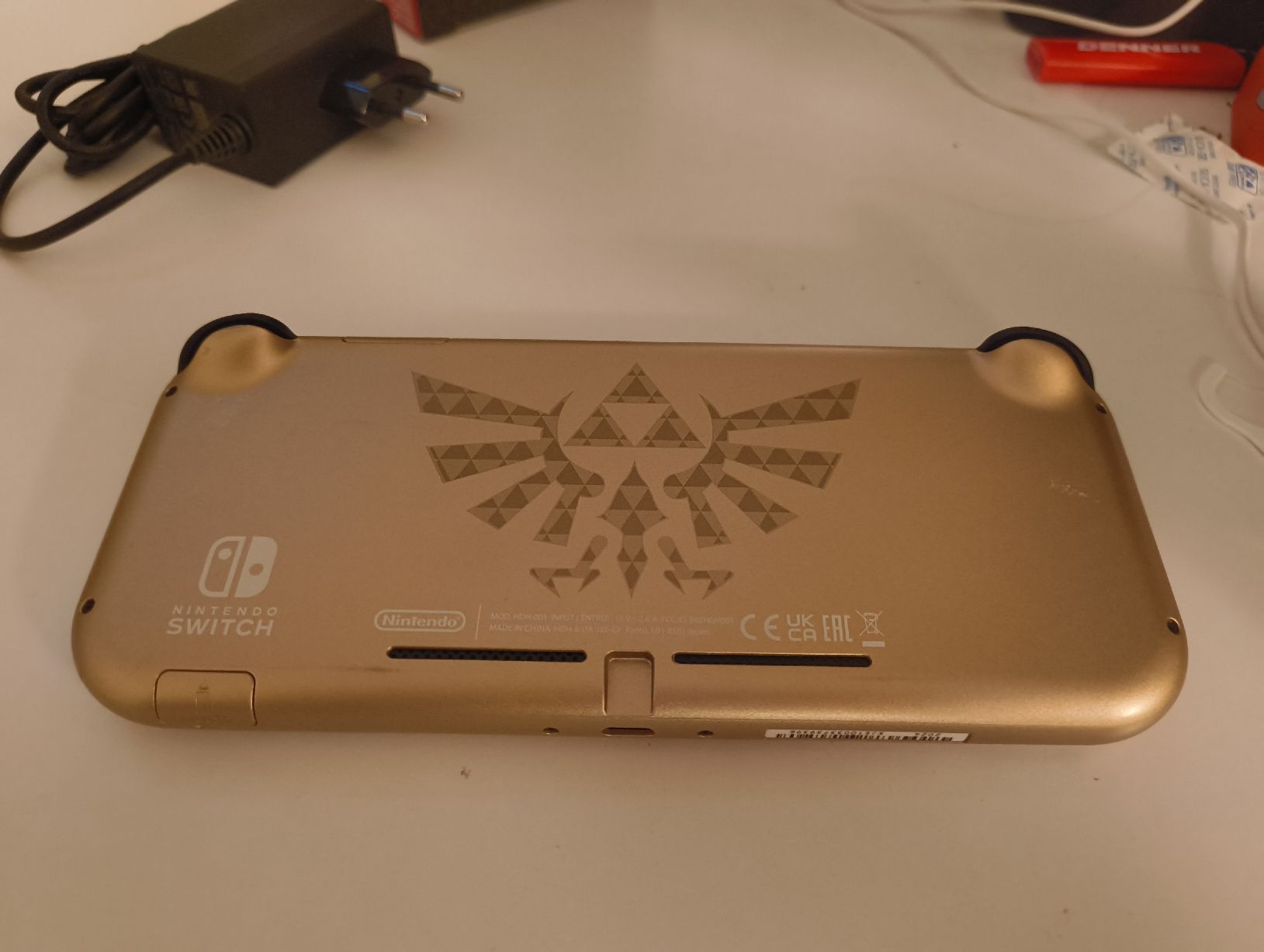 Nintendo Console: Nintendo Switch Lite hyrule edition – Usato da Zürich venduto da yar_yx65 1