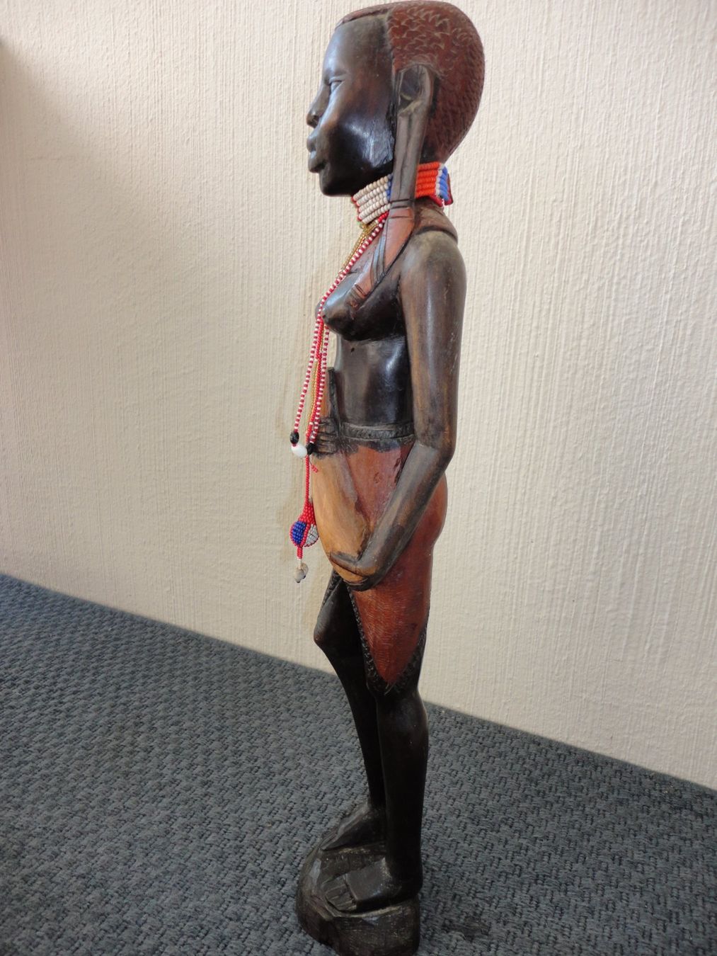 Skulpturen & Statuen: Afrikanische Holzfigur, handgeschnitzt – Gebraucht aus Alpnach Dorf von Hbalzli 1