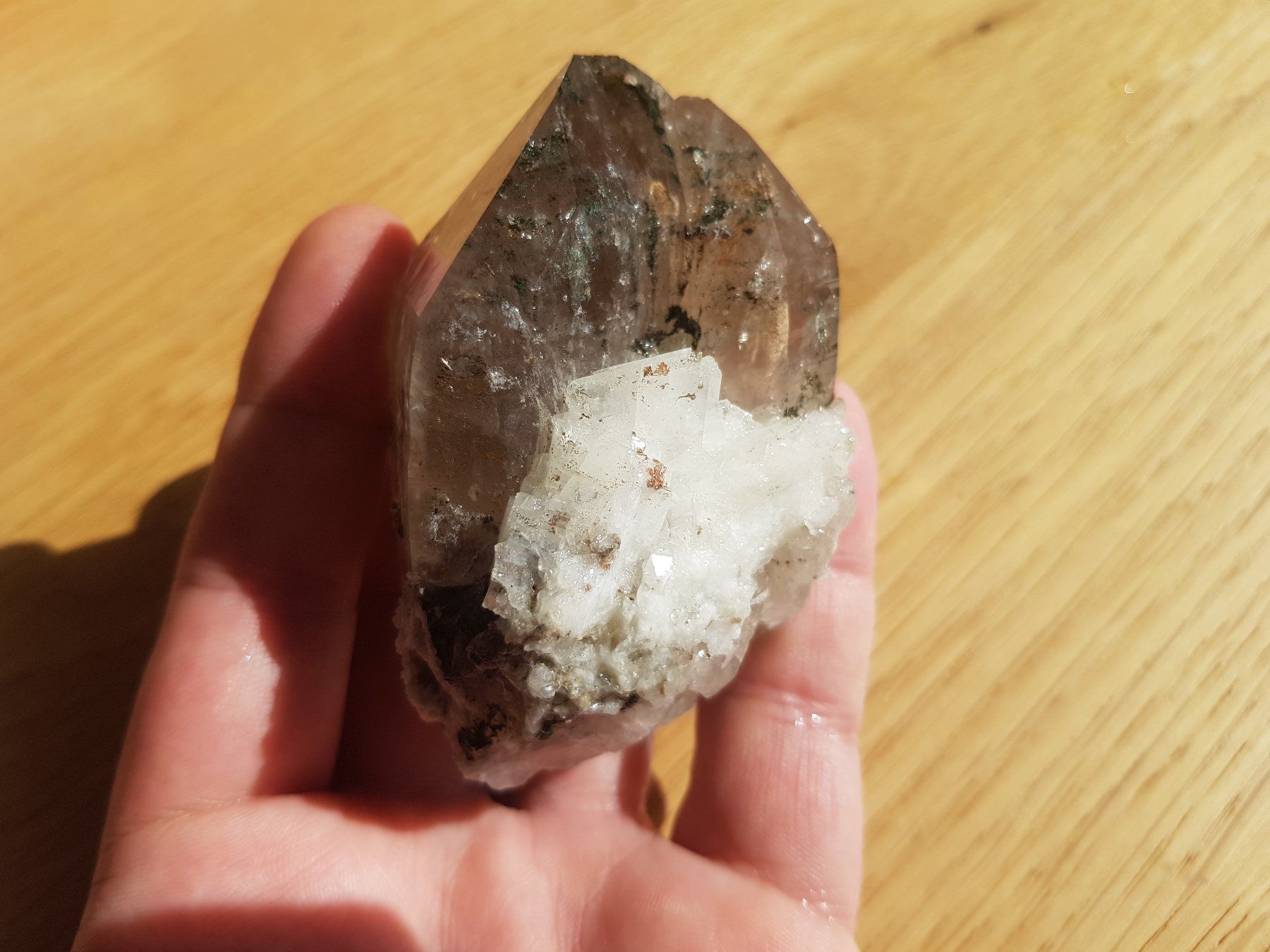 Minerali & Pietre curative: Rauchquartz mit Adular (Fundort Wallis) – Usato da Martigny venduto da yan_7tnz