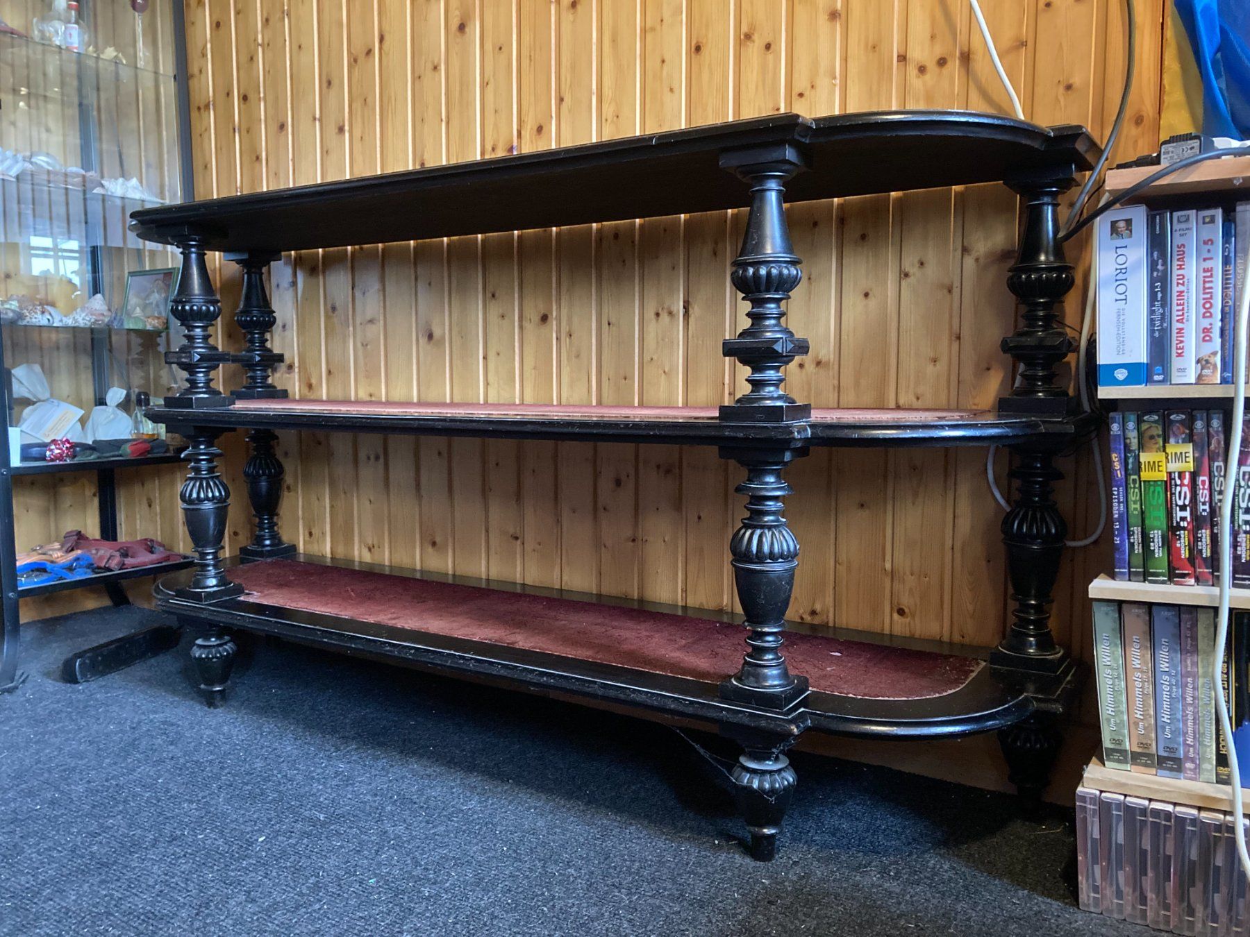 Étagères: altes schwarzes Sideboard / Regal – D'occasion à Marbach LU par Hoheduene