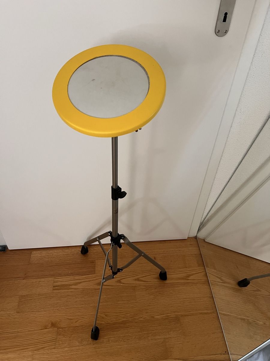 Strumenti musicali: Übungs-Pad Schlagzeug mit Ständer – Usato da Laupersdorf venduto da Cloludi