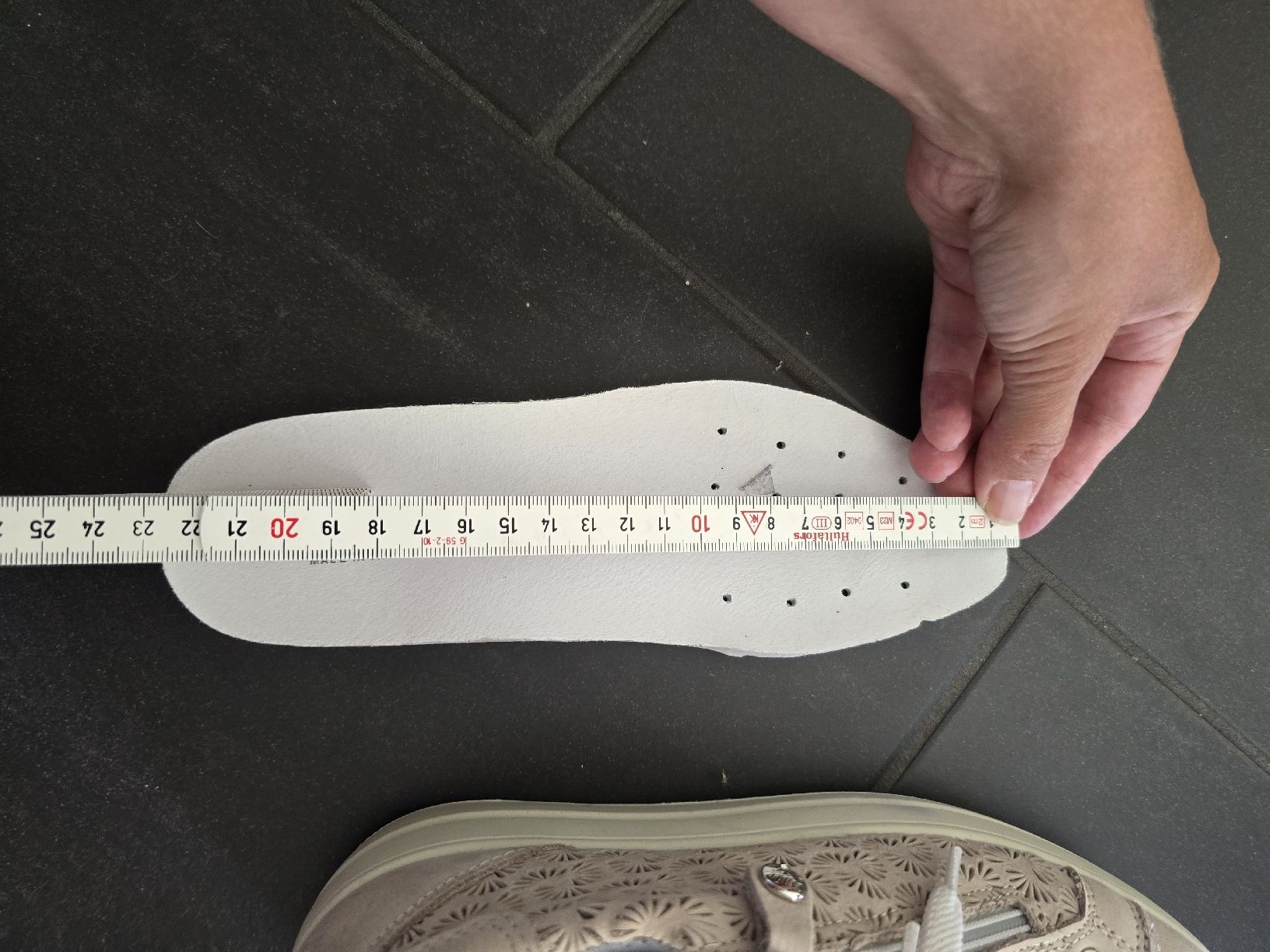 Damenschuhe: Damen Sneaker Grösse 35 – Gebraucht aus Unterentfelden von Panda-87 4