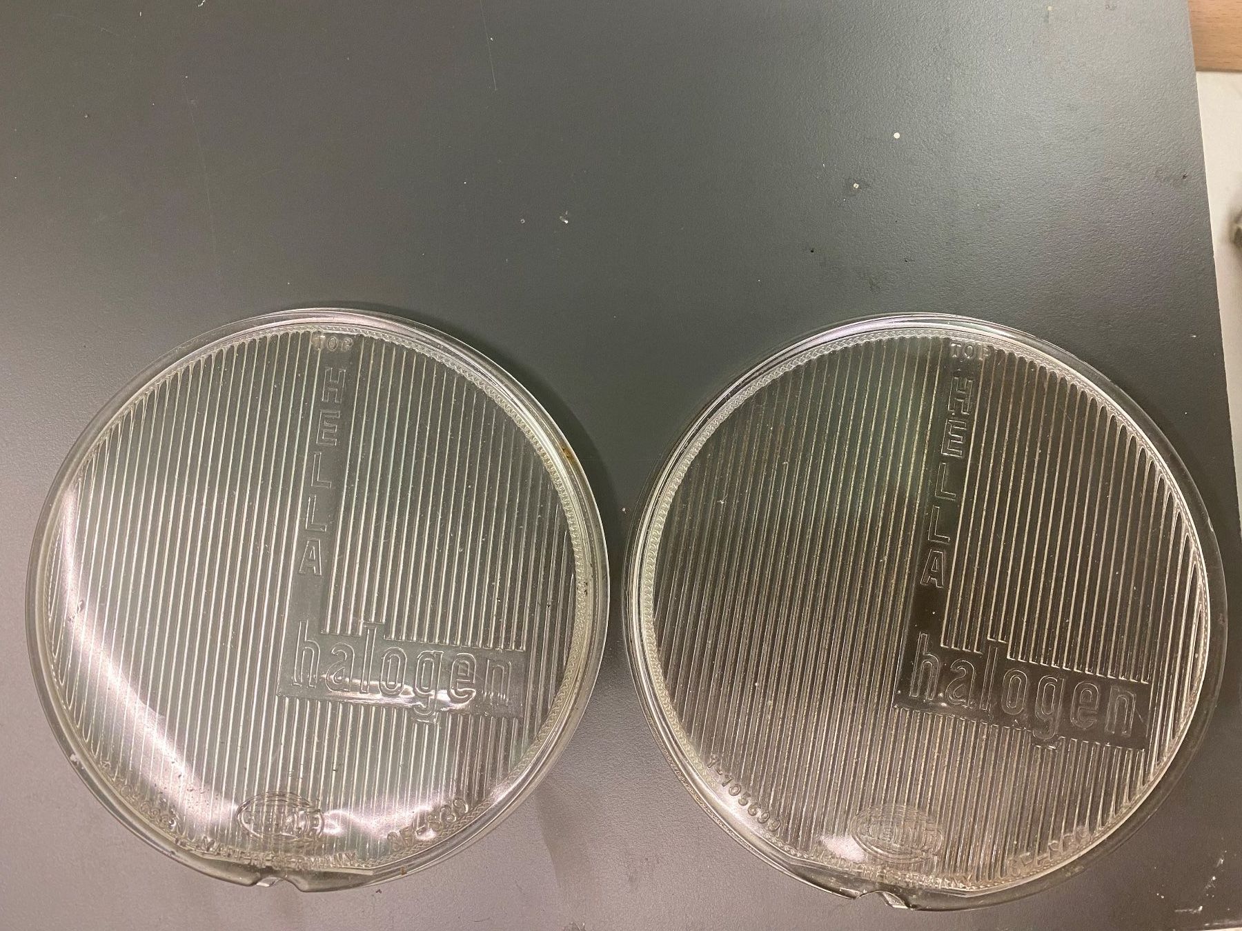Volvo Tutti pezzi di ricambio auto: 2 Hella Halogen Streuscheiben Volvo Amazon – Usato da Dittingen venduto da Forfour1