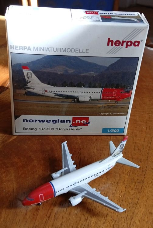 Boeing 737-500 'Estonian Air' 514842 (2005) - Herpa