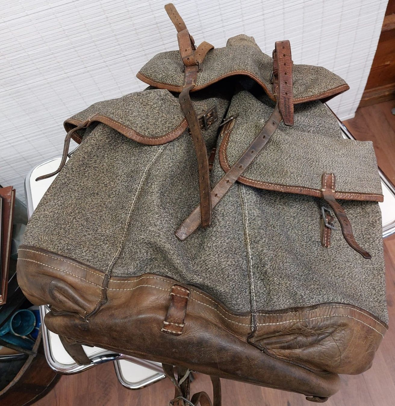 Schweizer Armee Zaini: Alter Militärrucksack – Usato da Emmen venduto da Brockofsky 2