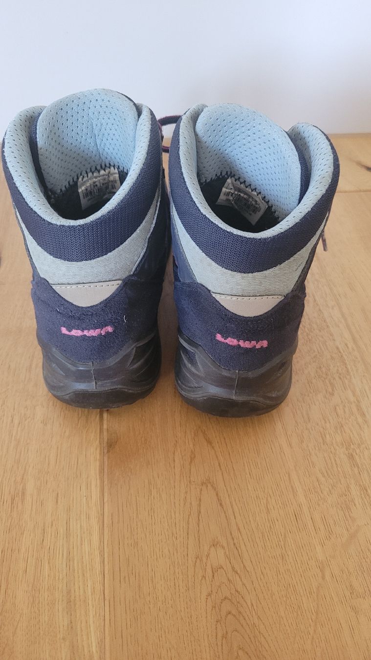 Lowa Chaussures filles: LOWA Wanderschuhe Gore-tex, Gr. 38  – D'occasion à Worb par Sibille20 2