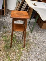 Antiker Beistelltisch/Pflanzenständer aus Holz (50)