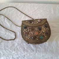 Versand möglich! Orientalische Tasche mit Steinen