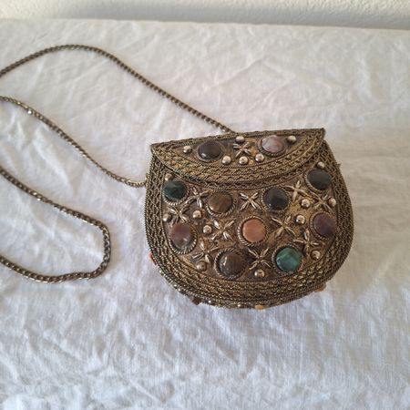 Versand möglich! Orientalische Tasche mit Steinen