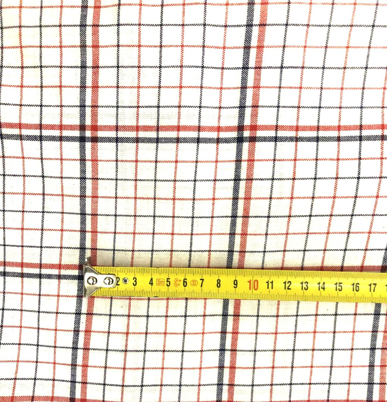 Stoffe: Stoff mit Karo  L: 3.32 m x B: 1.47 m – Gebraucht aus Samstagern von TAAF 2