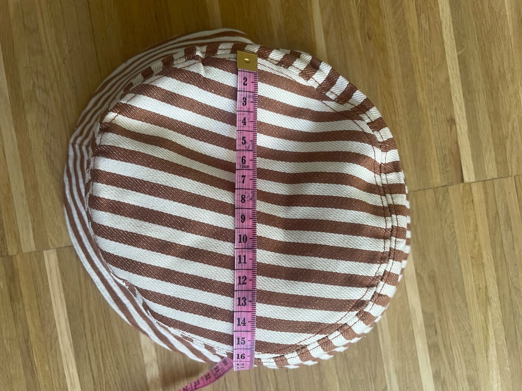 Miu Miu Copricapi, berretti & cappellini: MIUMIU Sommermütze Reversibl, – Nuovo (secondo la descrizione) da Muttenz venduto da asv_mtb8 8