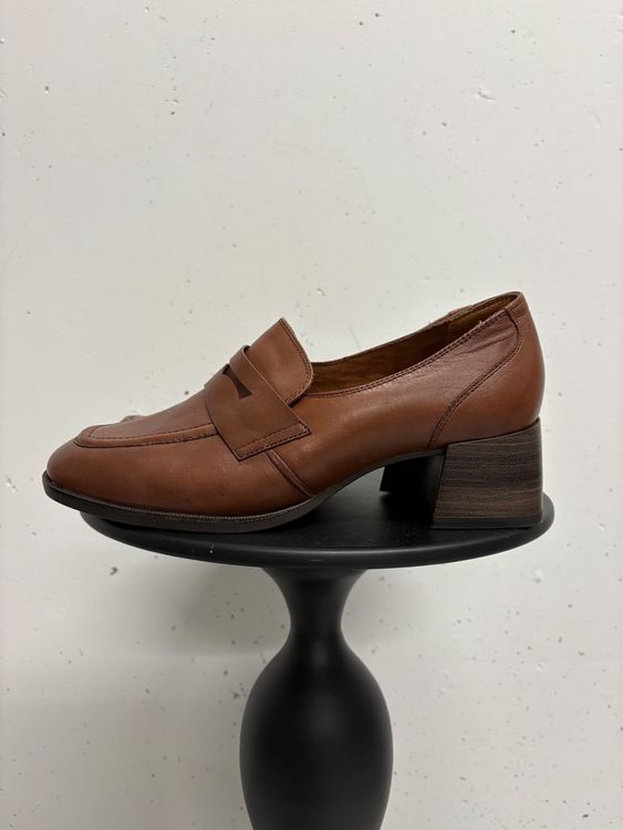 Tamaris Chaussures femmes: Braune Tamaris Leder Loafer mit Absatz Gr. 40 Halbschuhe – Neuf (Voir description) à Regensdorf par secondchancefashion