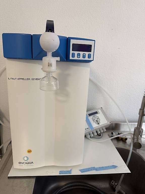 Sanitari: Système d'eau ultrapure, Type LaboStar PROUV2 – Usato da Corjolens venduto da Daho5